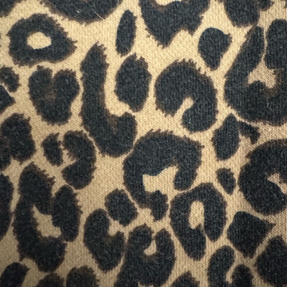 Girls sz 2T Leopard Print Long Sleeve Tops - Picture 3 of 5